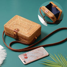 Load image into Gallery viewer, White Round Straw Women Bag
